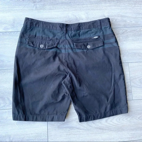 Guess Striped Casual Bermuda Shorts - Picture 10 of 13